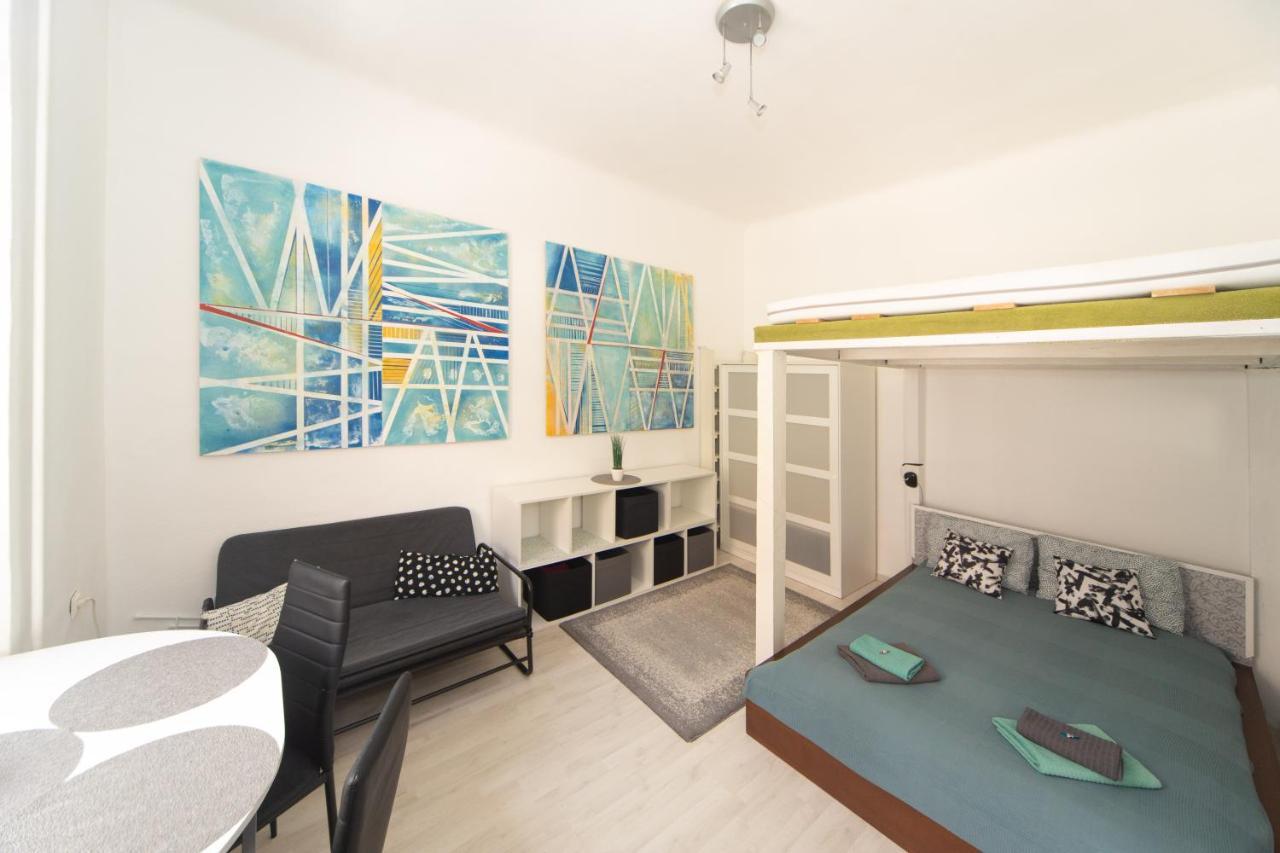 Cosy Studio Apartment With Airconditioner บูดาเปสต์ ภายนอก รูปภาพ