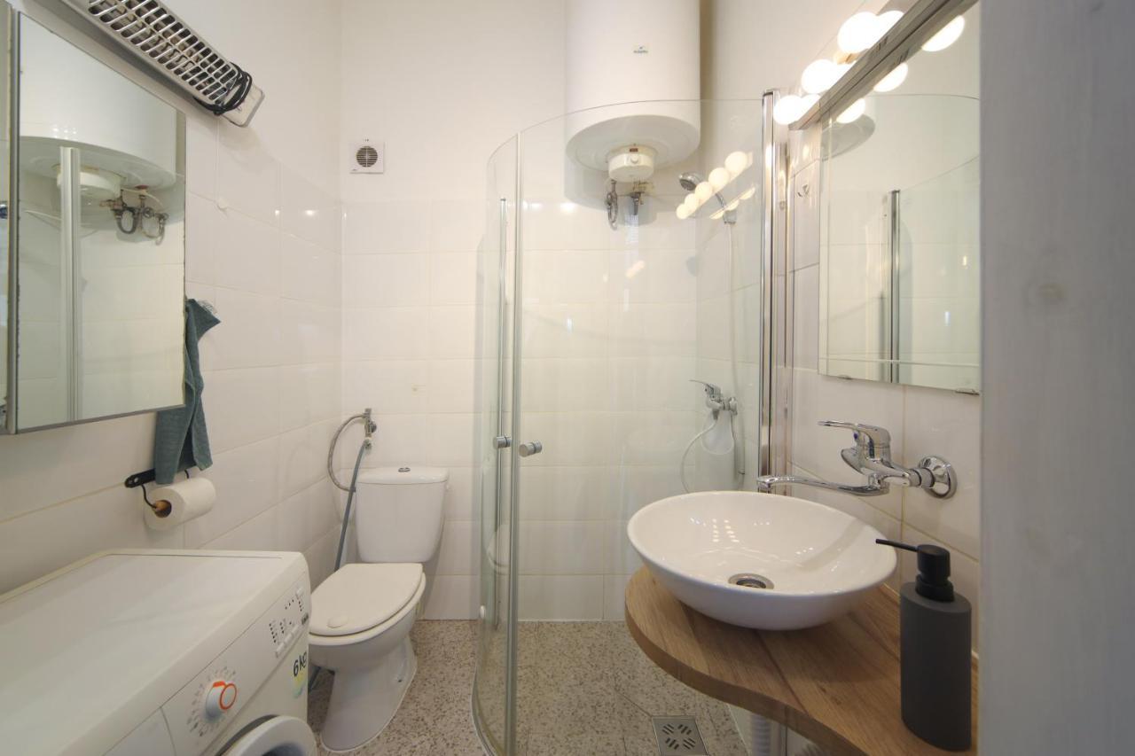 Cosy Studio Apartment With Airconditioner บูดาเปสต์ ภายนอก รูปภาพ